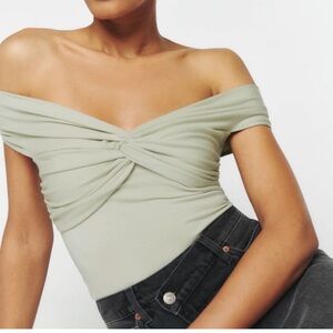 Reformation Off-Shoulder Twist Top - Light Green Ezlyn knit